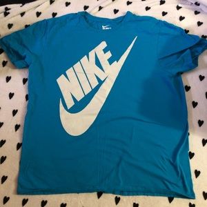 🌺2/$12🌺 Nike blue athletic cut tee